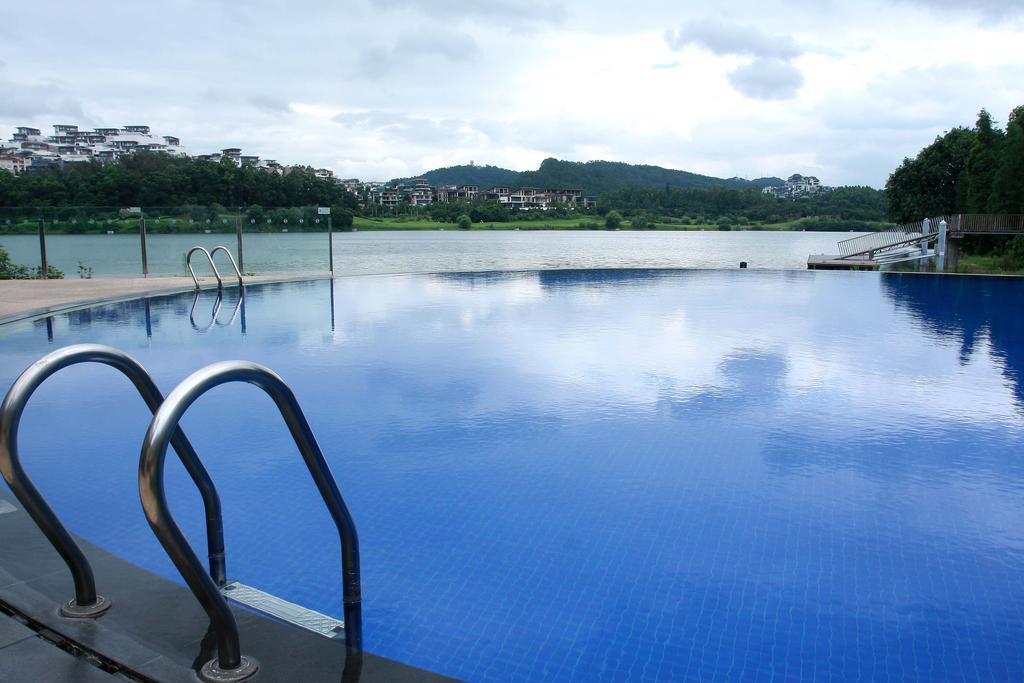 גואנגג'ואו Baiyun Lakeside Hotel מראה חיצוני תמונה